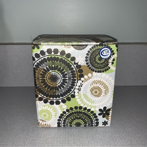 VERA BRADLEY Retired 2013 COCOA MOSS Brown Porcelain Mug Microwave DW Safe NIB - Picture 7 of 10